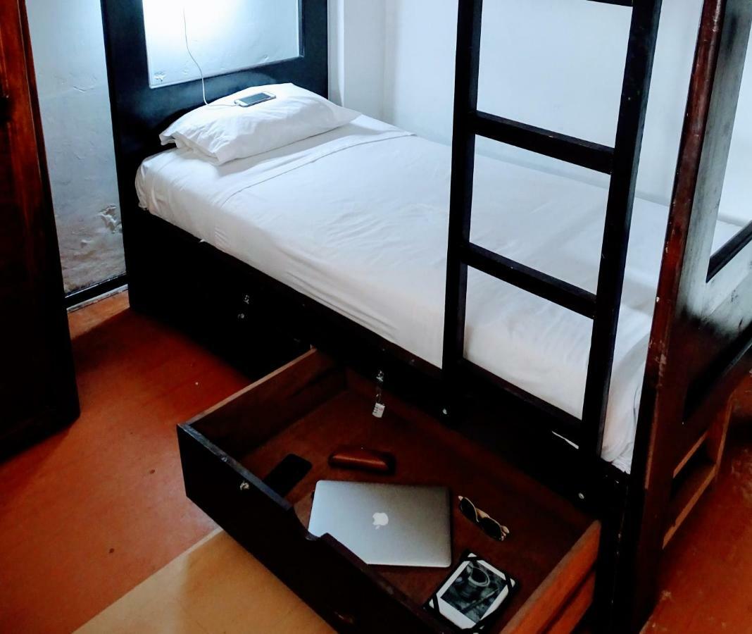 Erupcion Art Hotel & Hostel Banos  Ngoại thất bức ảnh