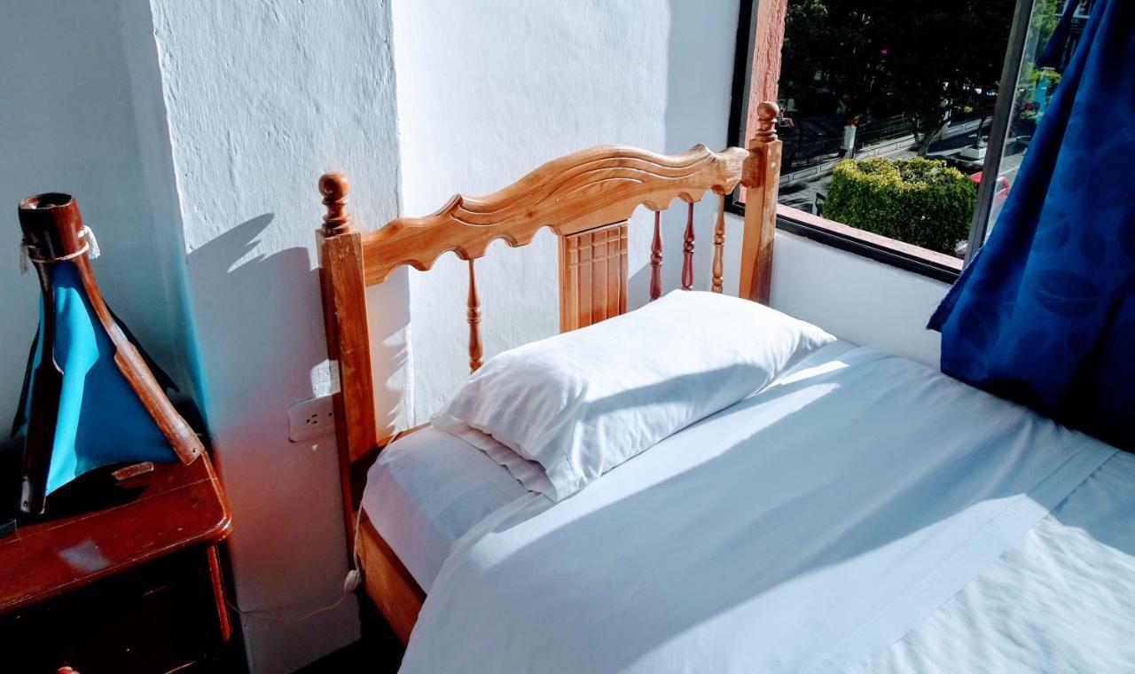 Erupcion Art Hotel & Hostel Banos  Ngoại thất bức ảnh