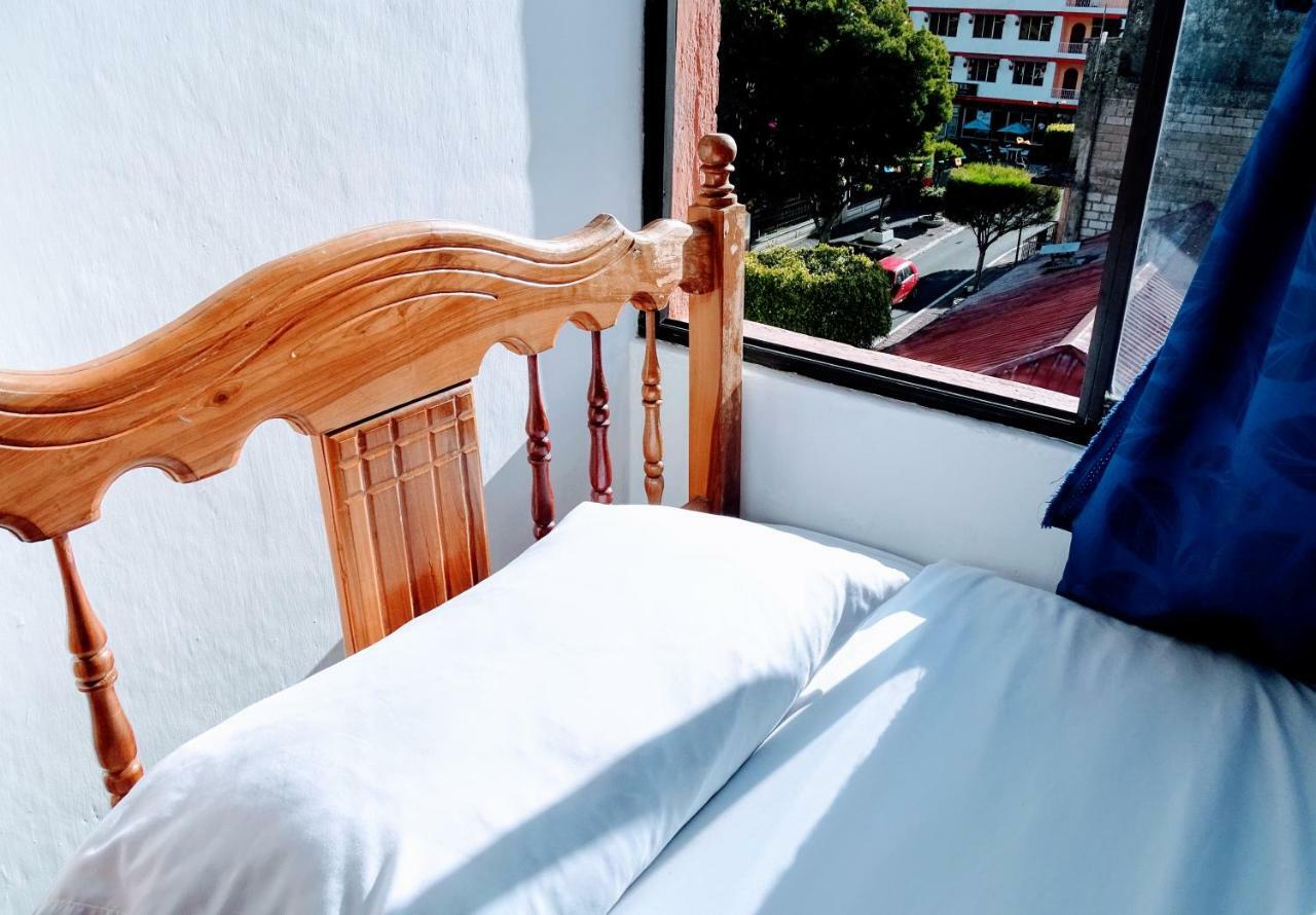 Erupcion Art Hotel & Hostel Banos  Ngoại thất bức ảnh